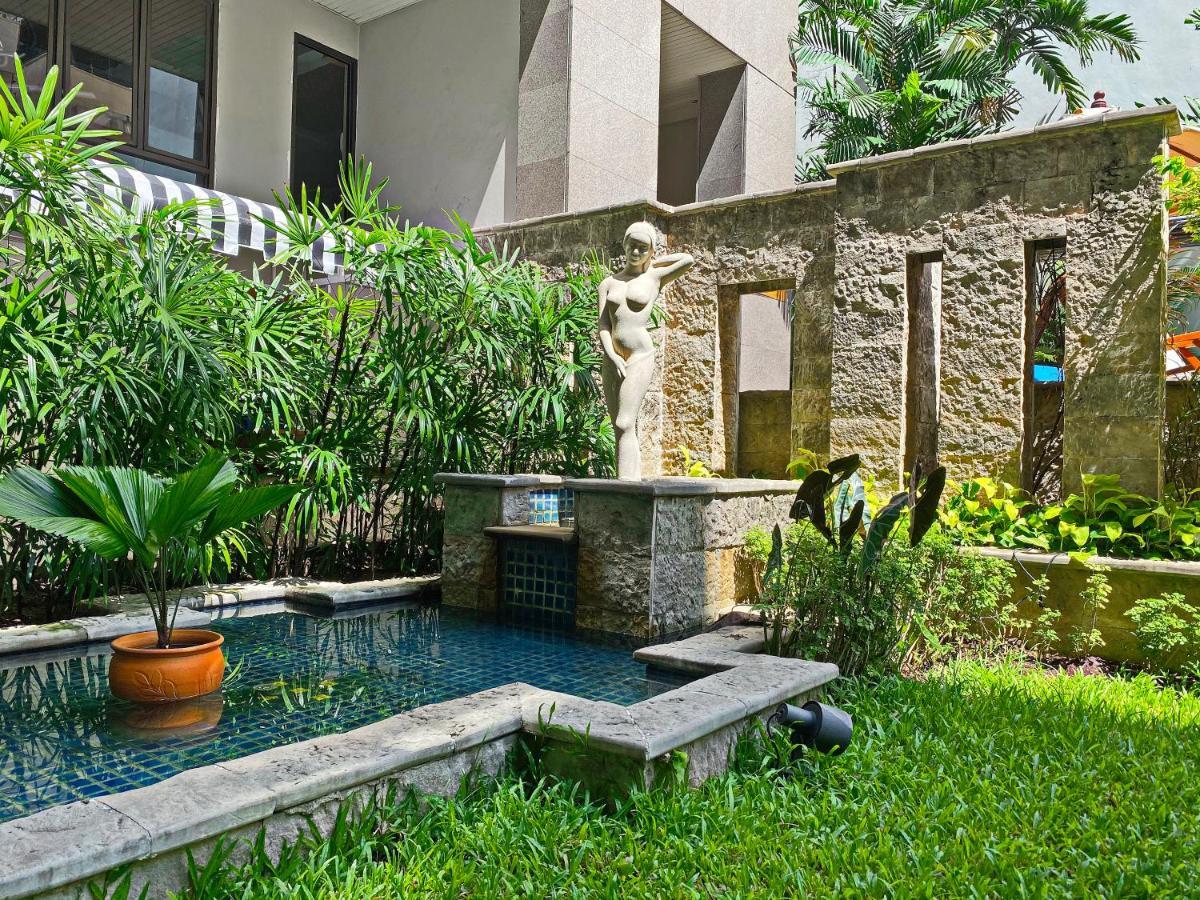 Silom Serene A Boutique Hotel Bangkok Exterior foto